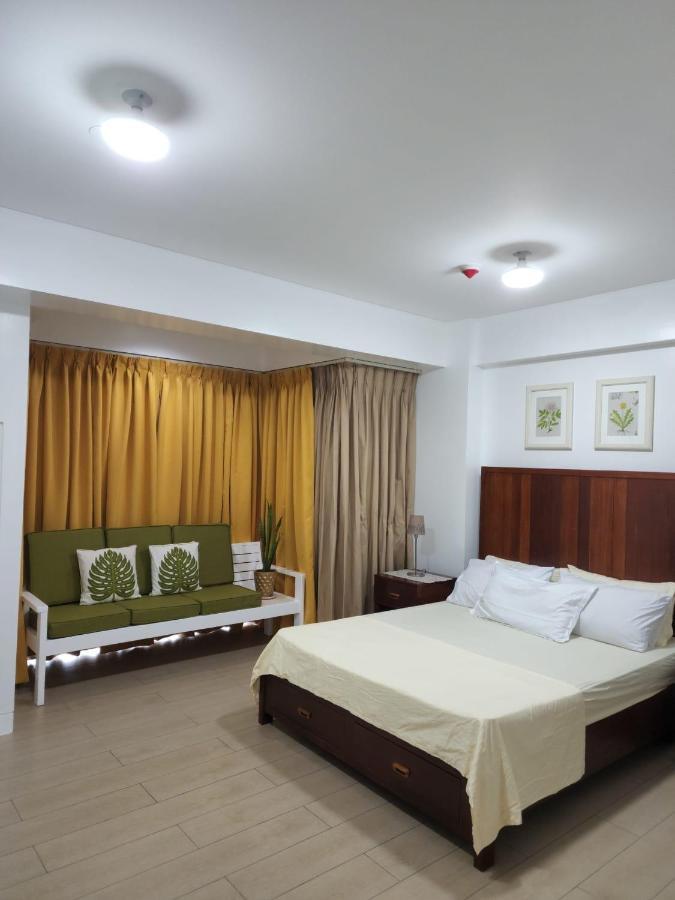 Zoe Amarah Condotel