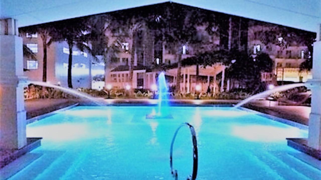 Grass Residences Malls Pools & Gardens Sm North Qc Mla *