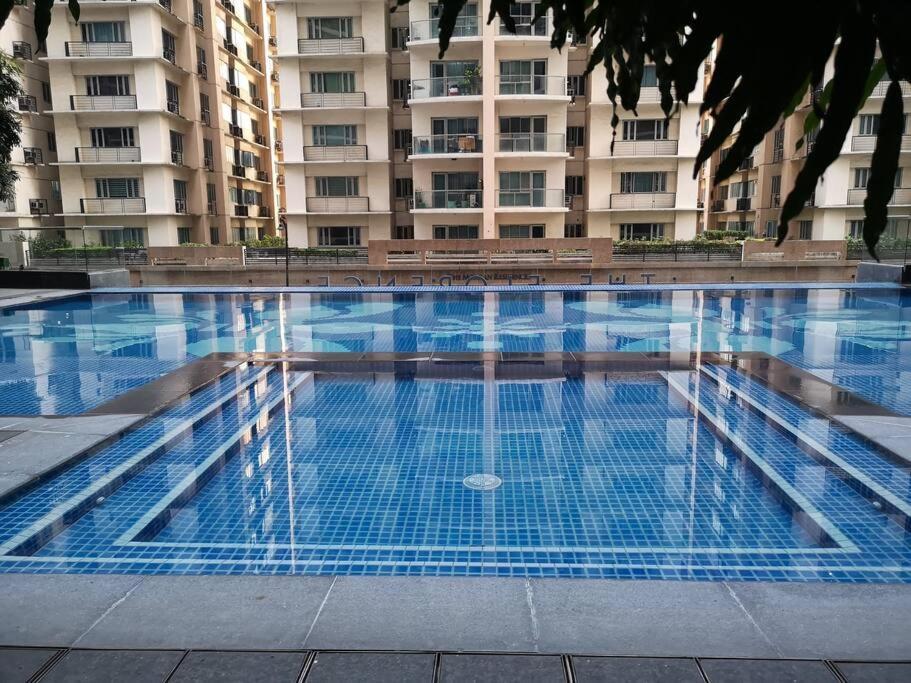 A2j Luxury 1br Near Venice Mall Bgc Taguig Apartment