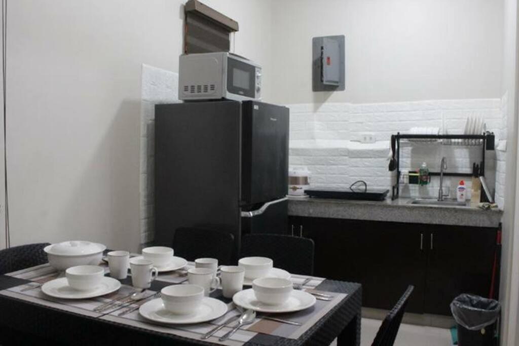 A2j Comfy W/ 120in Cinema + Jacuzzi Near Naia *