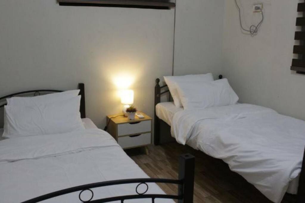 Holiday home A2j Comfy W/ 120in Cinema + Jacuzzi Near Naia *