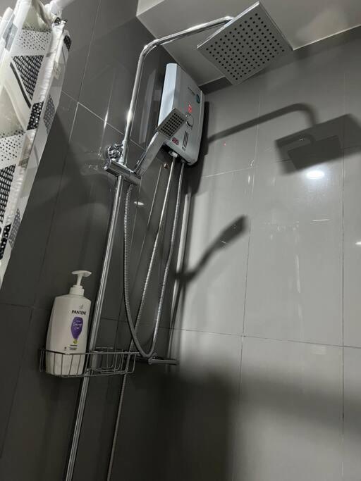 Air Residences - 1bedroom Unit With Balcony - Wifi & Netflix * Manila