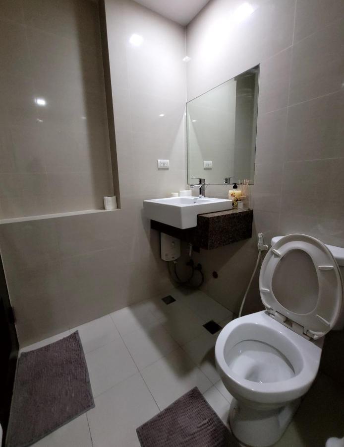 Aparthotel Andy's Place One Eastwood Tower 1 *