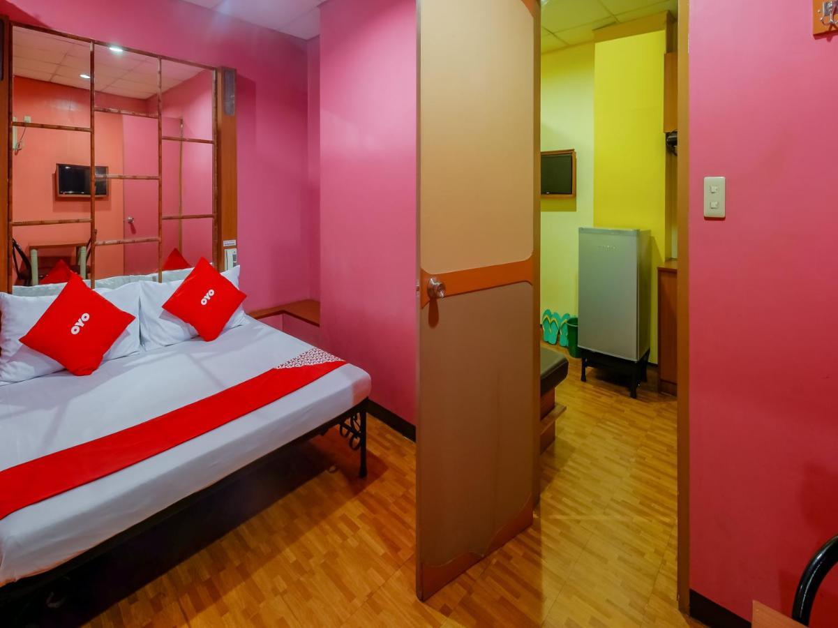Oyo 861 Rosas Travellers Hotel 2*