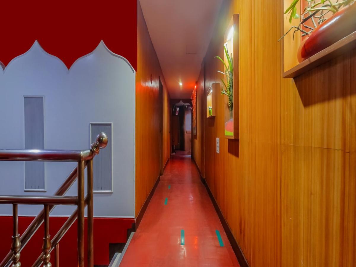 Oyo 861 Rosas Travellers Hotel