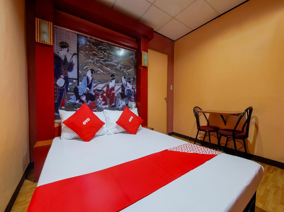 Hotel Oyo 861 Rosas Travellers