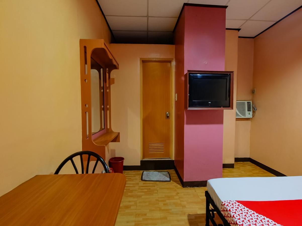 Oyo 861 Rosas Travellers Hotel Manila