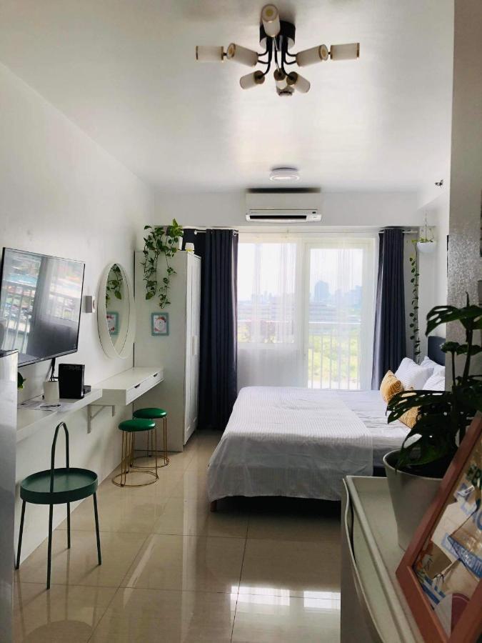 Ebony's Place At Shore Residences *