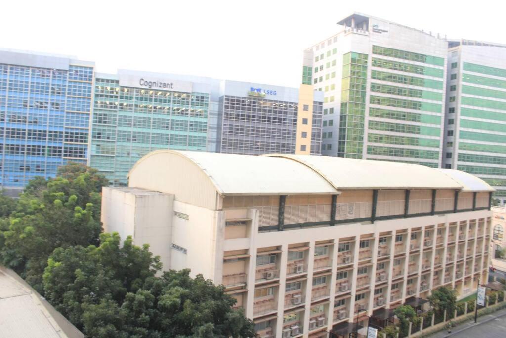 A2j Luxury 1br Near Venice Mall Bgc Taguig Apartment *