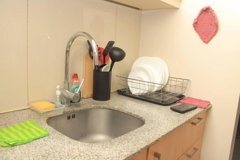 Apartment A2j Luxury 1br Near Venice Mall Bgc Taguig *
