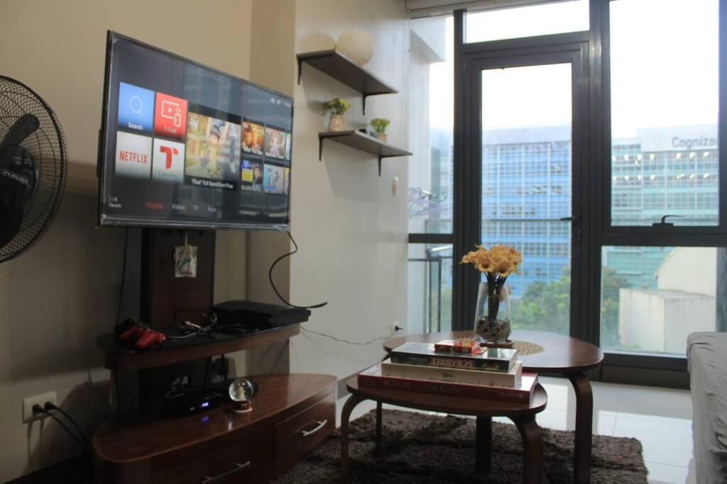 A2j Luxury 1br Near Venice Mall Bgc Taguig *