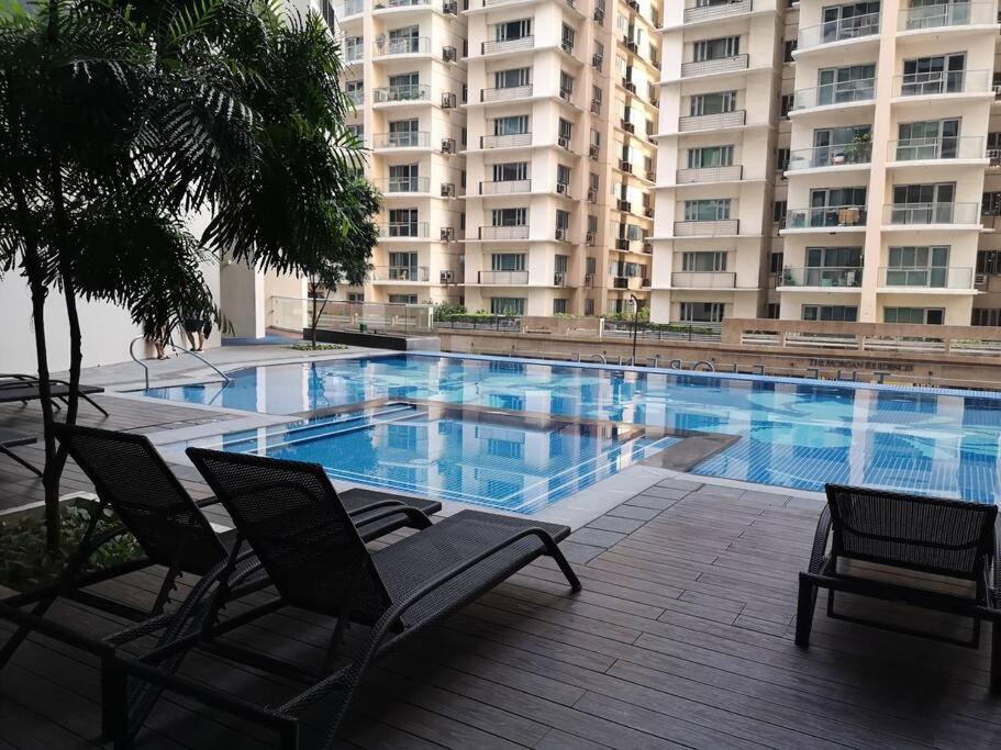 A2j Luxury 1br Near Venice Mall Bgc Taguig