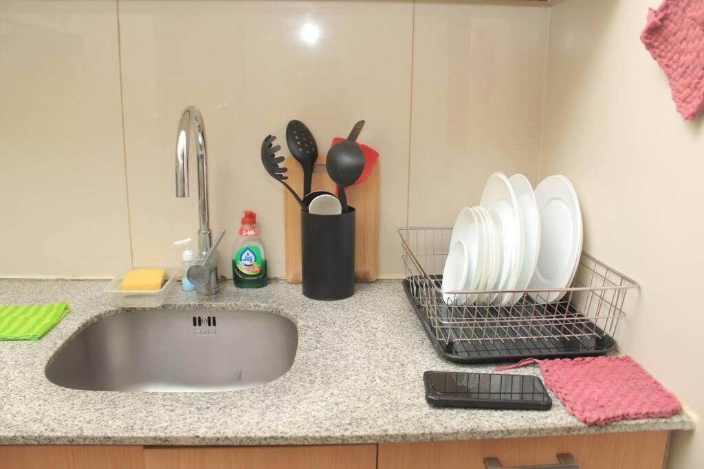Apartment A2j Luxury 1br Near Venice Mall Bgc Taguig *