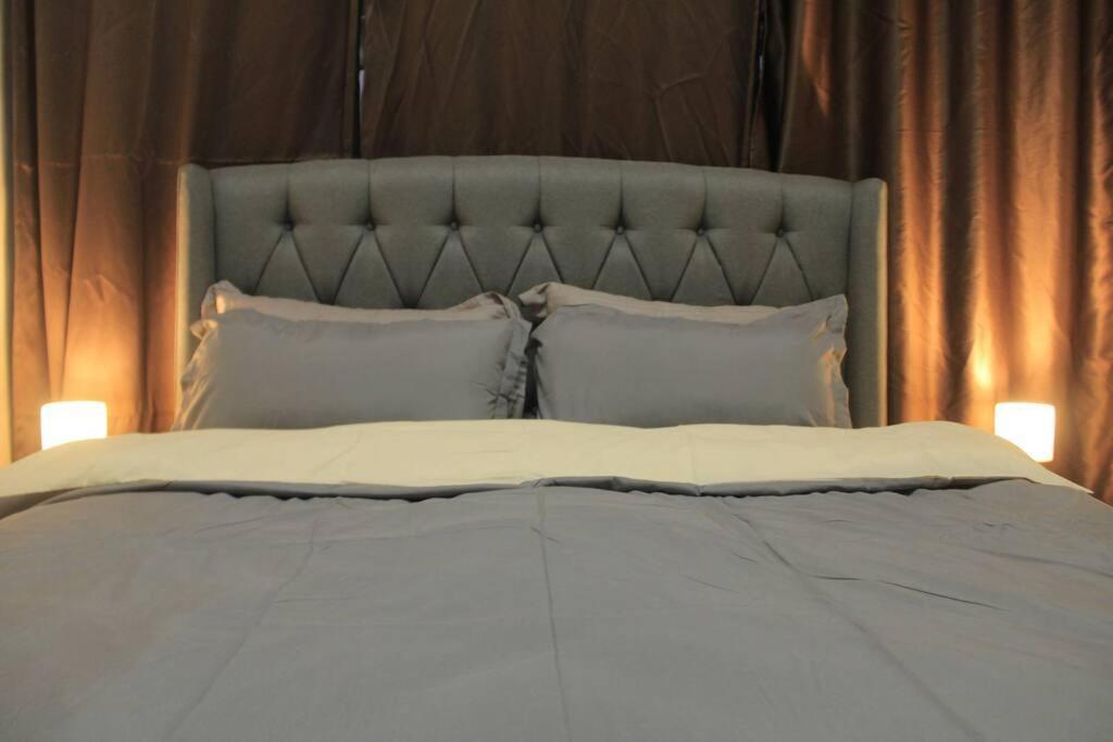 A2j Luxury 1br Near Venice Mall Bgc Taguig Apartment