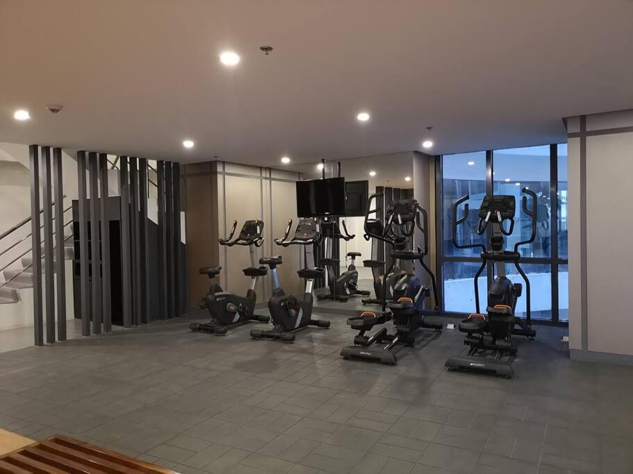 A2j Luxury 1br Near Venice Mall Bgc Taguig Apartment Manila