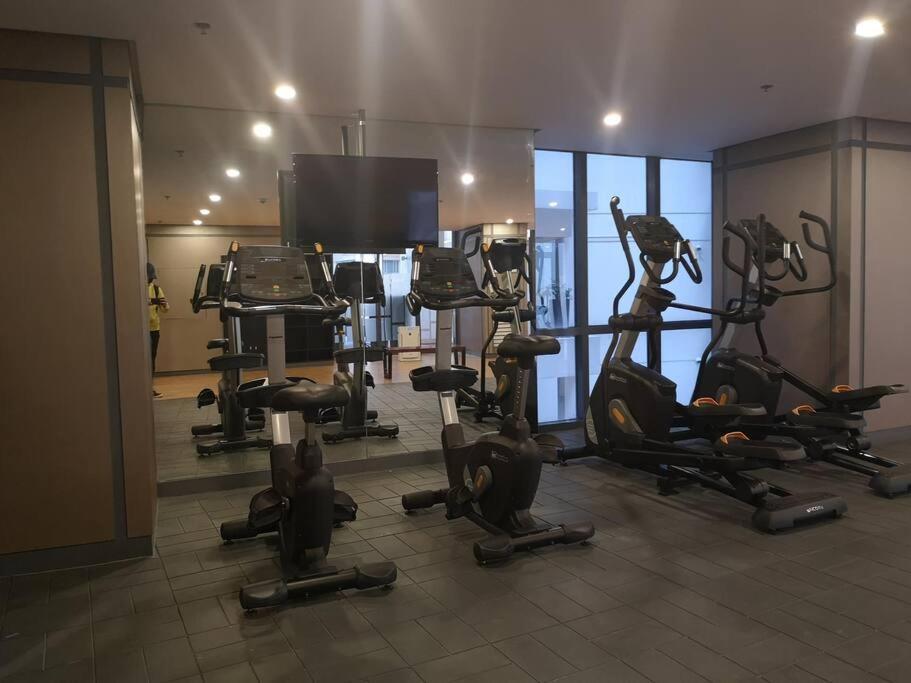 A2j Luxury 1br Near Venice Mall Bgc Taguig Apartment *