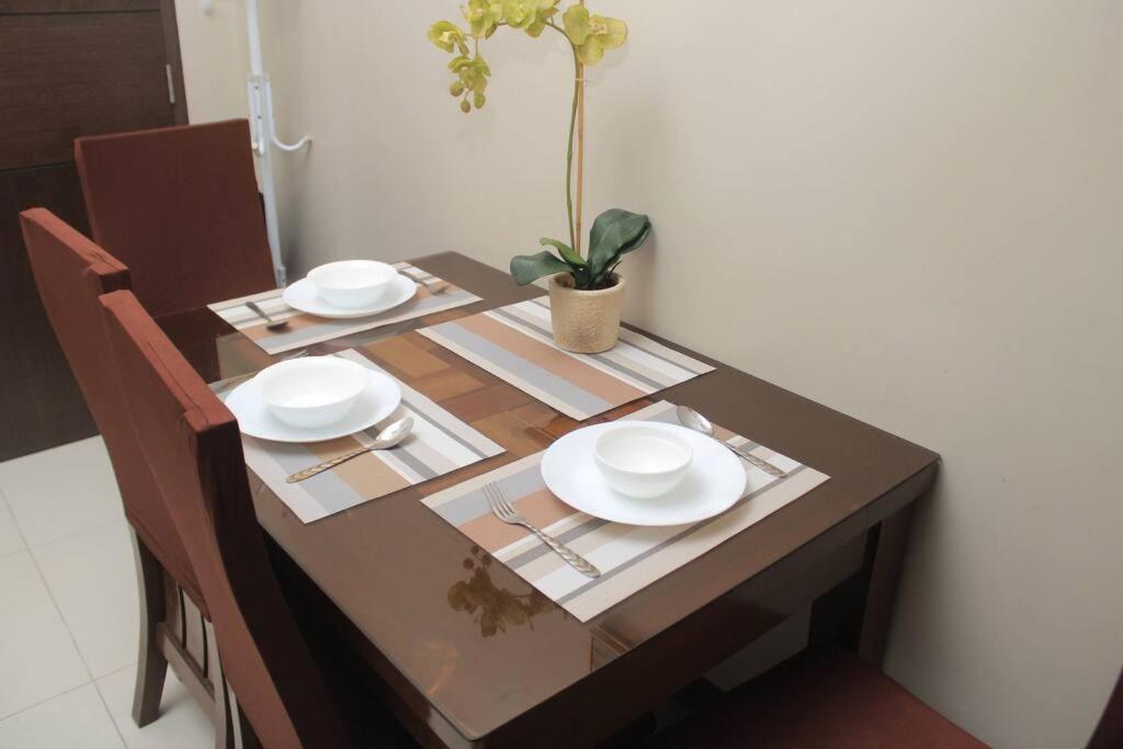 Apartment A2j Luxury 1br Near Venice Mall Bgc Taguig *