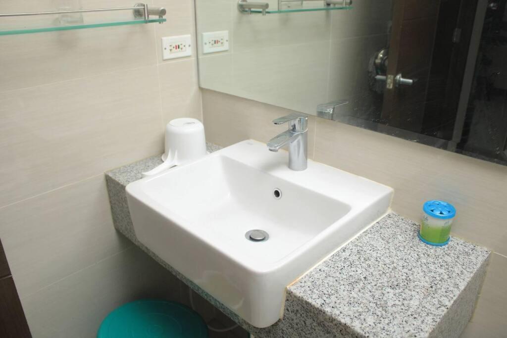 A2j Luxury 1br Near Venice Mall Bgc Taguig * Manila