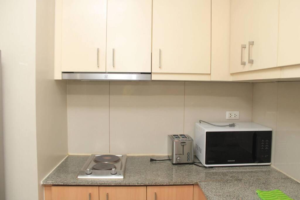 A2j Luxury 1br Near Venice Mall Bgc Taguig Apartment Manila