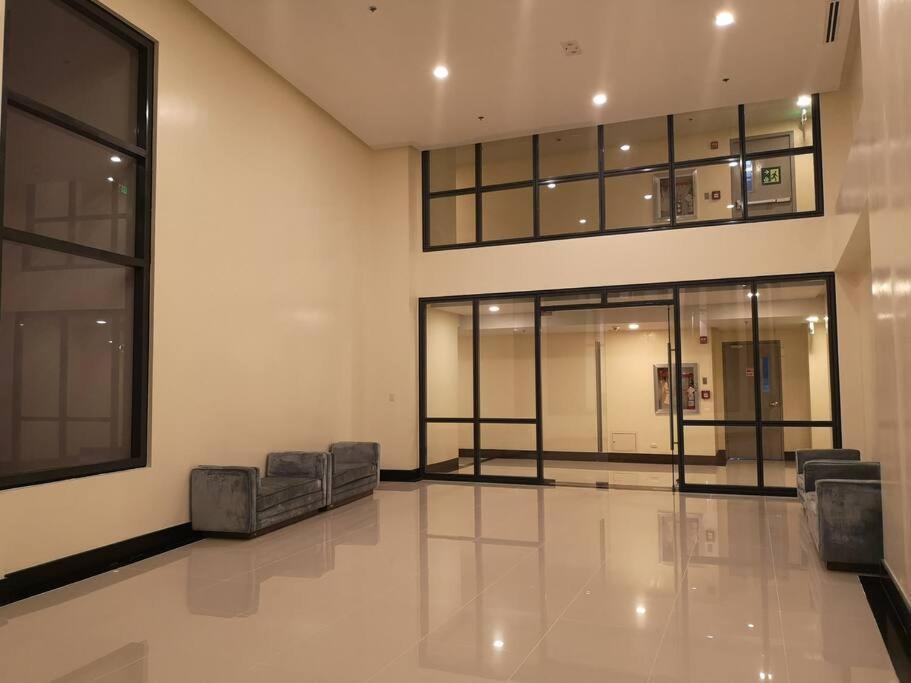 Apartment A2j Luxury 1br Near Venice Mall Bgc Taguig