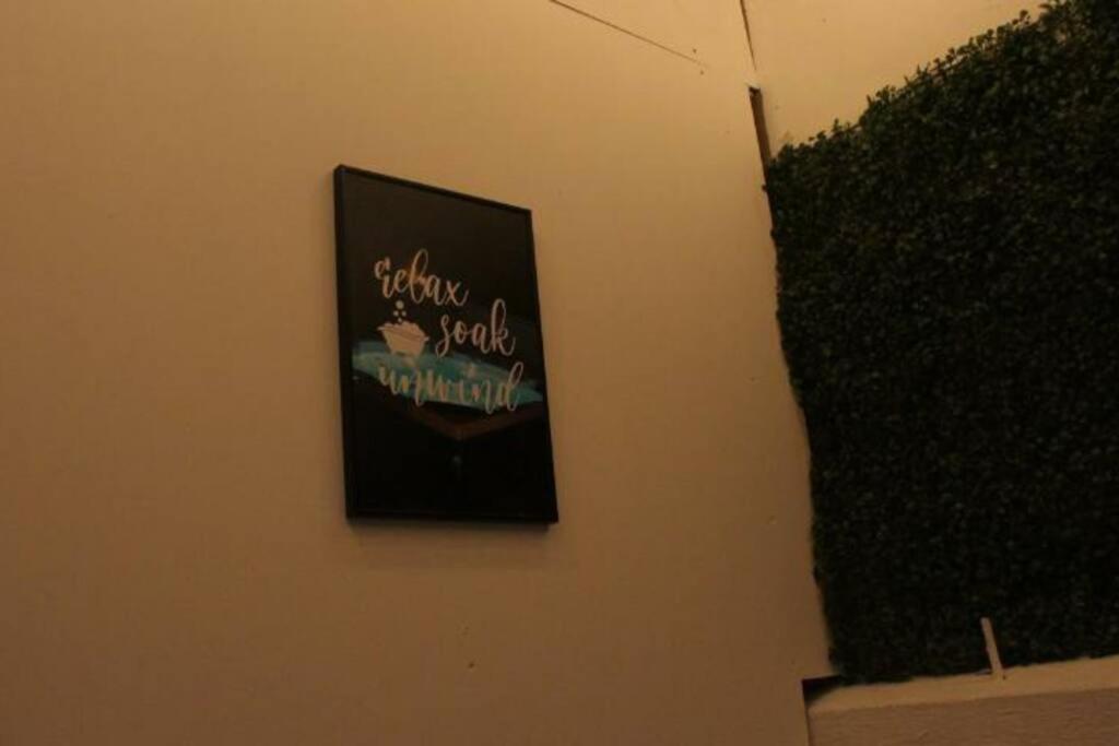 Holiday home A2j Comfy W/ 120in Cinema + Jacuzzi Near Naia