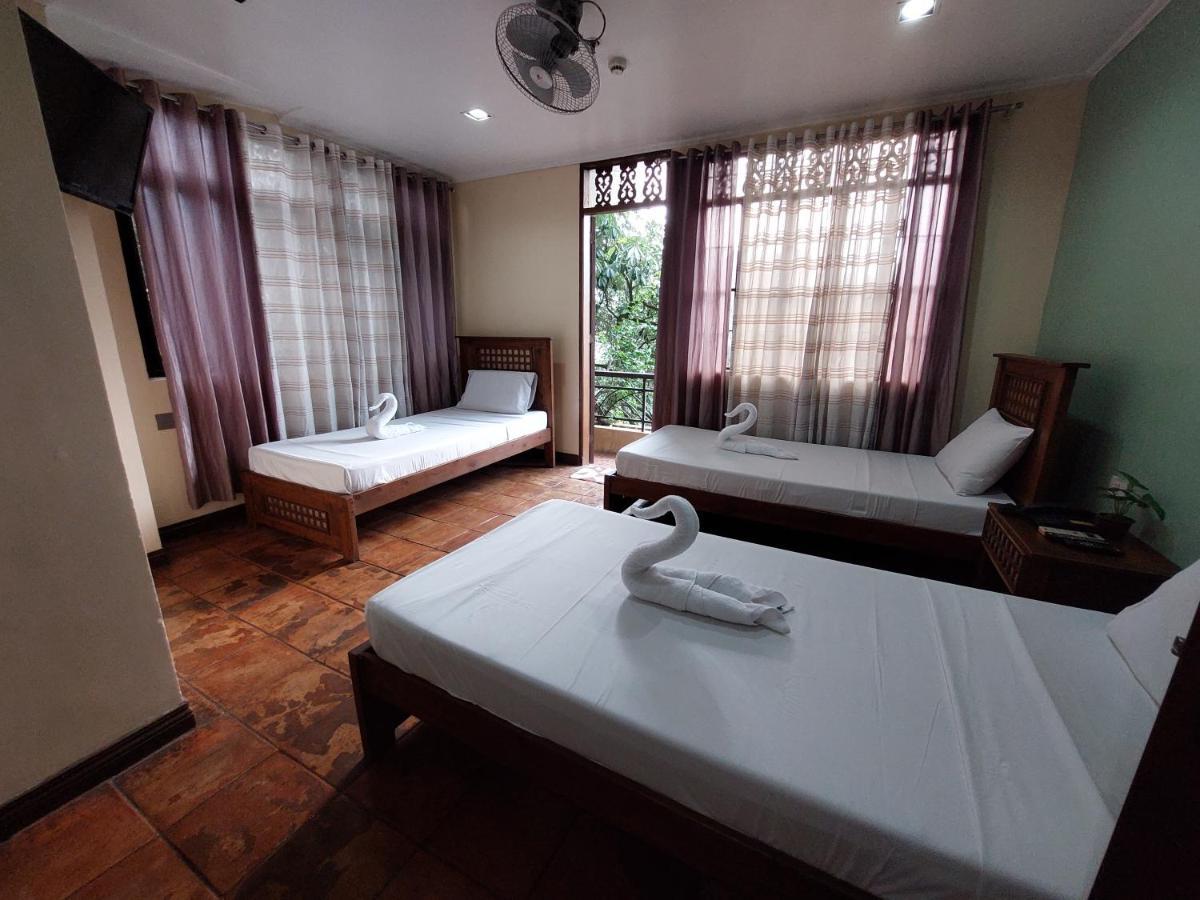 Makabata & Cafe Hotel *