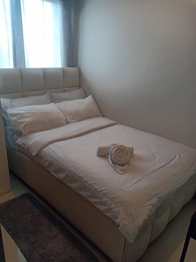 Stayinmycondo - 30th In Pasay With Pool Near Airport Moa,ccp & Picc In Pasay Aparthotel *