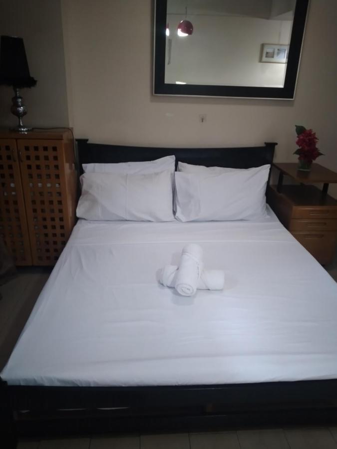 Zoe Amarah Condotel * Manila