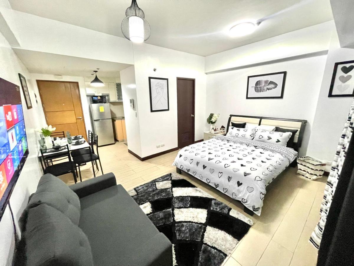 Two Palm Tree Villas Newport-elegante Condotel Type Aparthotel Manila