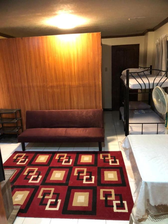 The Mansion - 24-hour Near Airport 4 Backpackers *