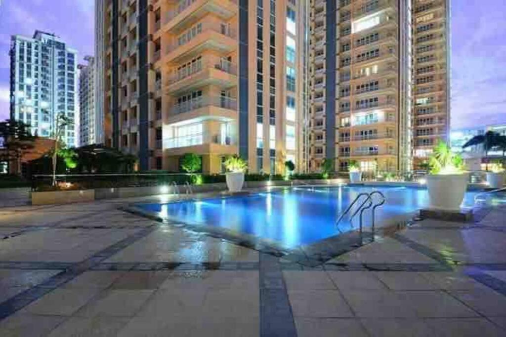 At Viceroy T4 Florence Way Apartment Manila