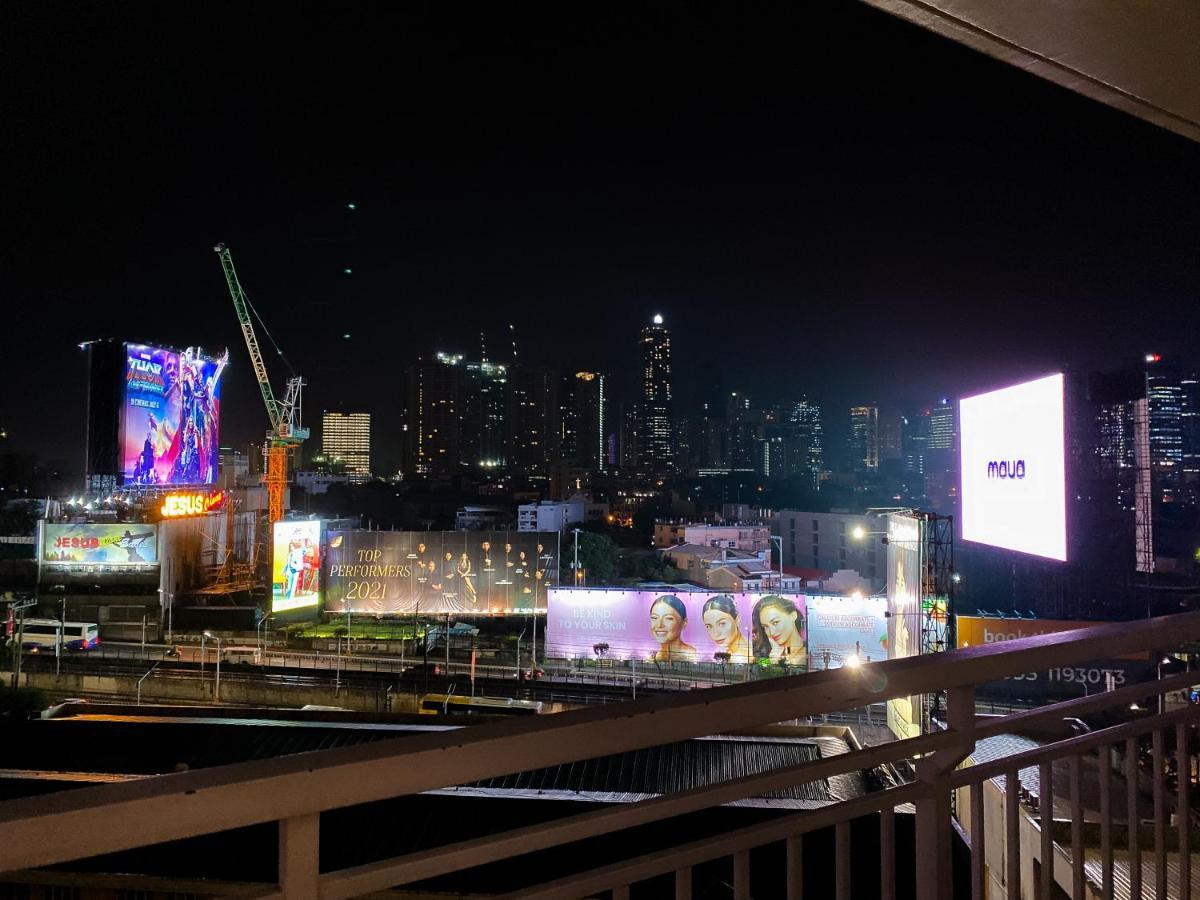 Makati Rockwell Cbd Poblacion Nightlife Brio Tower Apartment