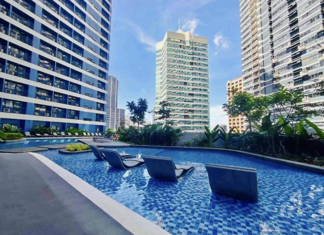 Apartment Awesome Value, Great Location