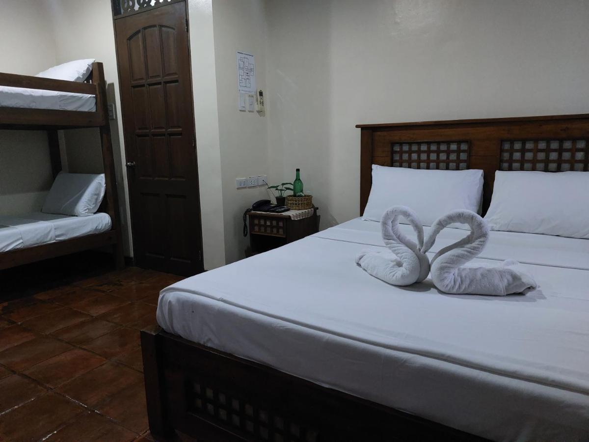 Makabata & Cafe Hotel Manila