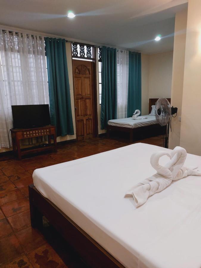 Hotel Makabata & Cafe
