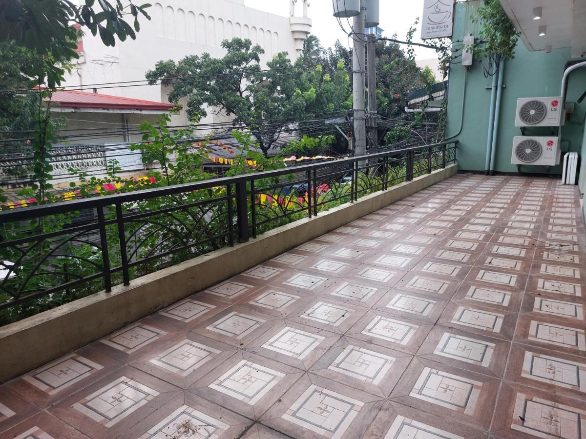 Makabata & Cafe Hotel *