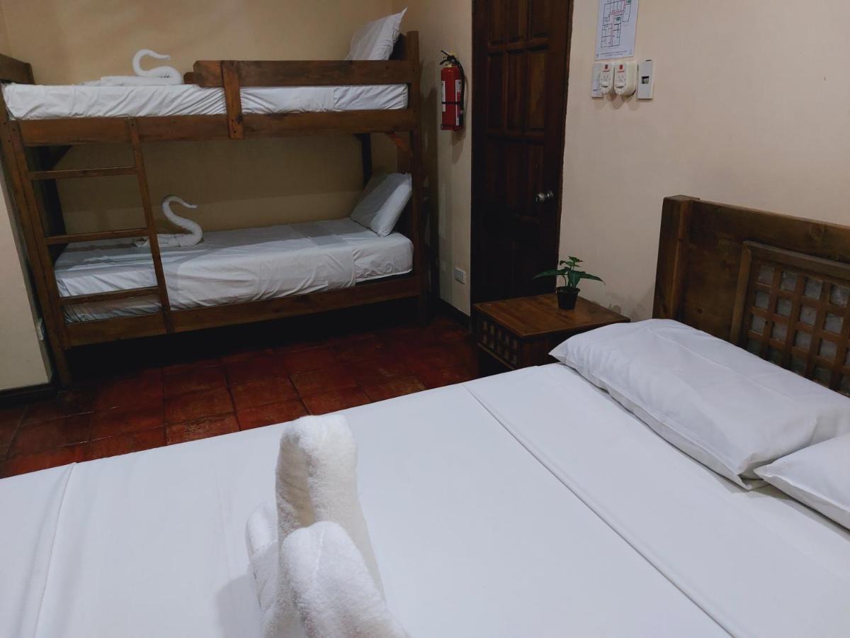 Hotel Makabata & Cafe Manila