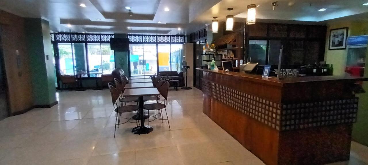 Makabata & Cafe Hotel *