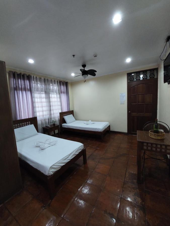 Makabata & Cafe Hotel Manila