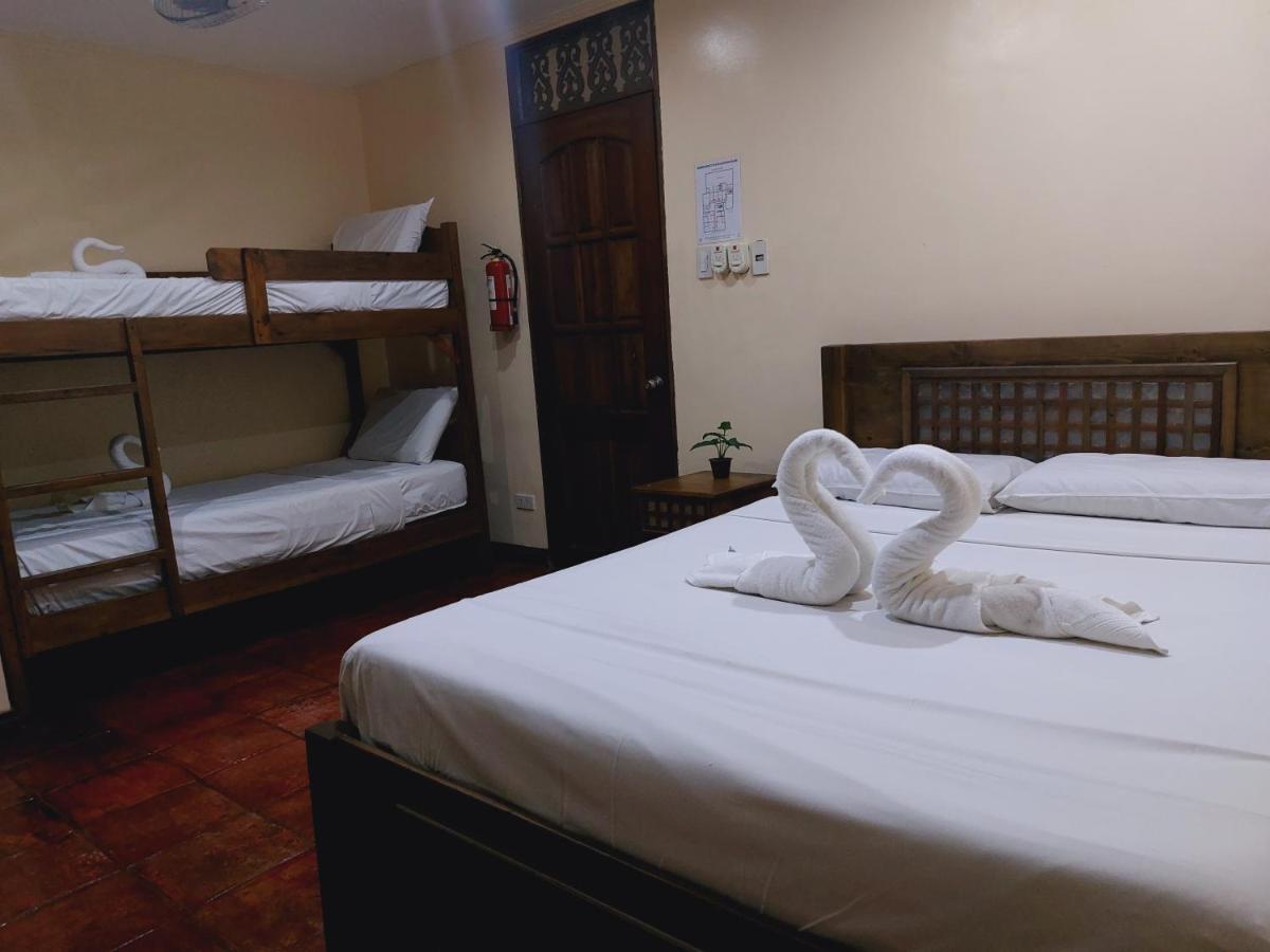 Hotel Makabata & Cafe Manila