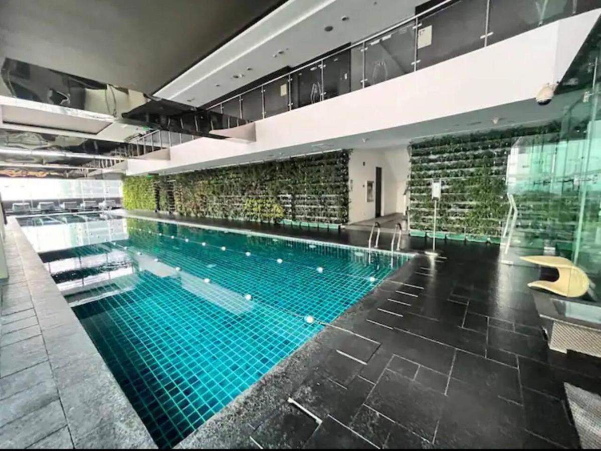 The Gramercy Makati Amazing View *