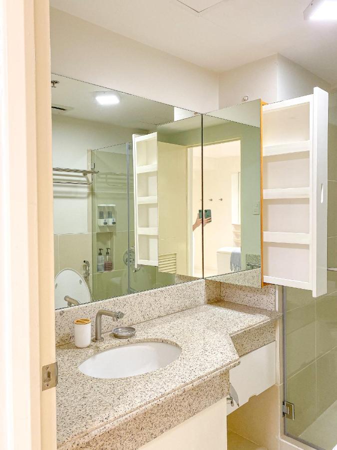 Apartment Makati Rockwell Cbd Poblacion Nightlife Brio Tower