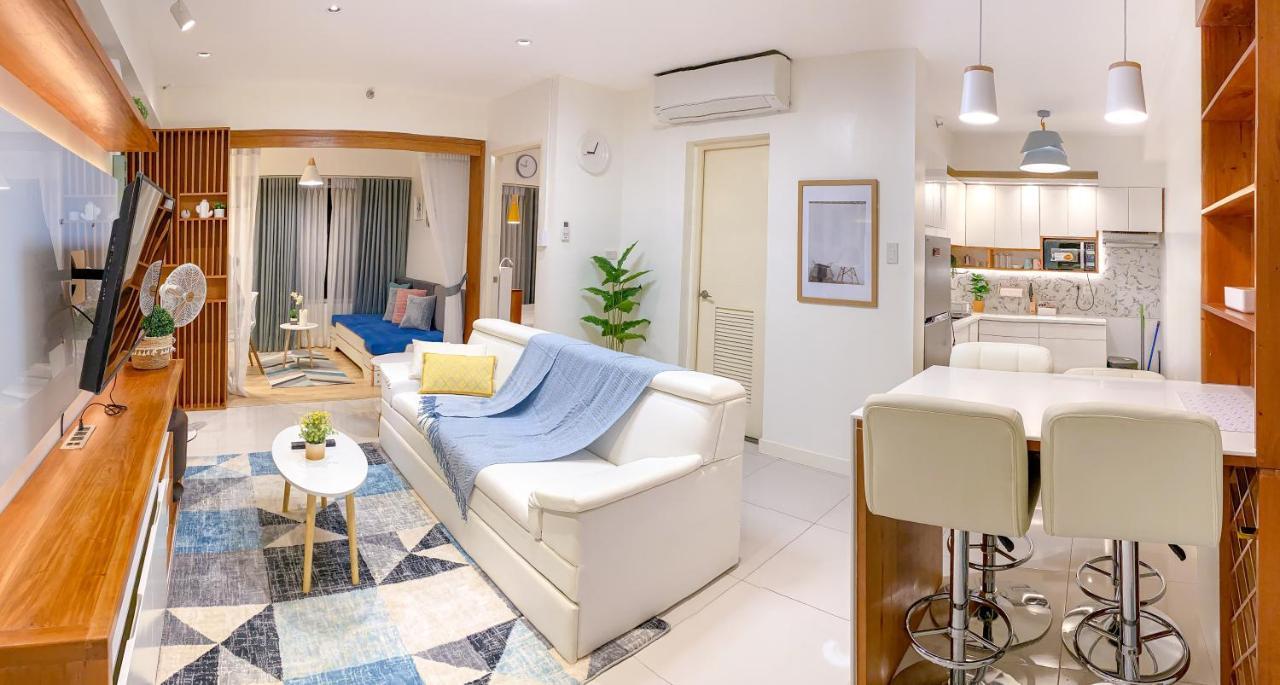 Makati Rockwell Cbd Poblacion Nightlife Brio Tower Apartment