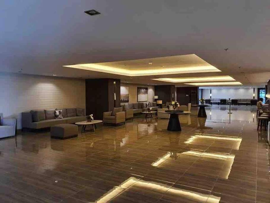 Staycation By Ness In Ayala Makati *