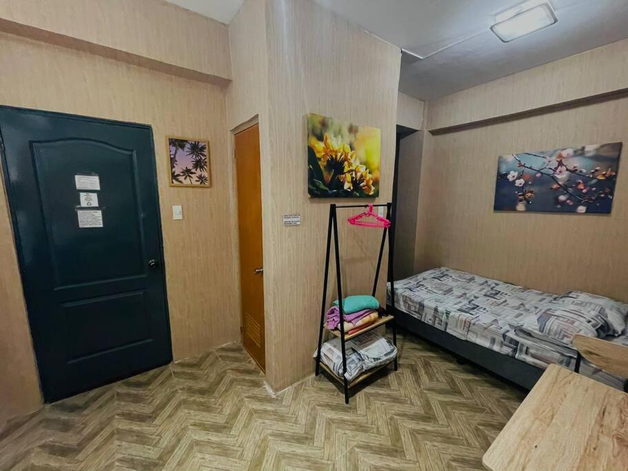 Staycation @ Jt Residences Wifi Netflix Fiber Internet Apartelle Apartment Manila