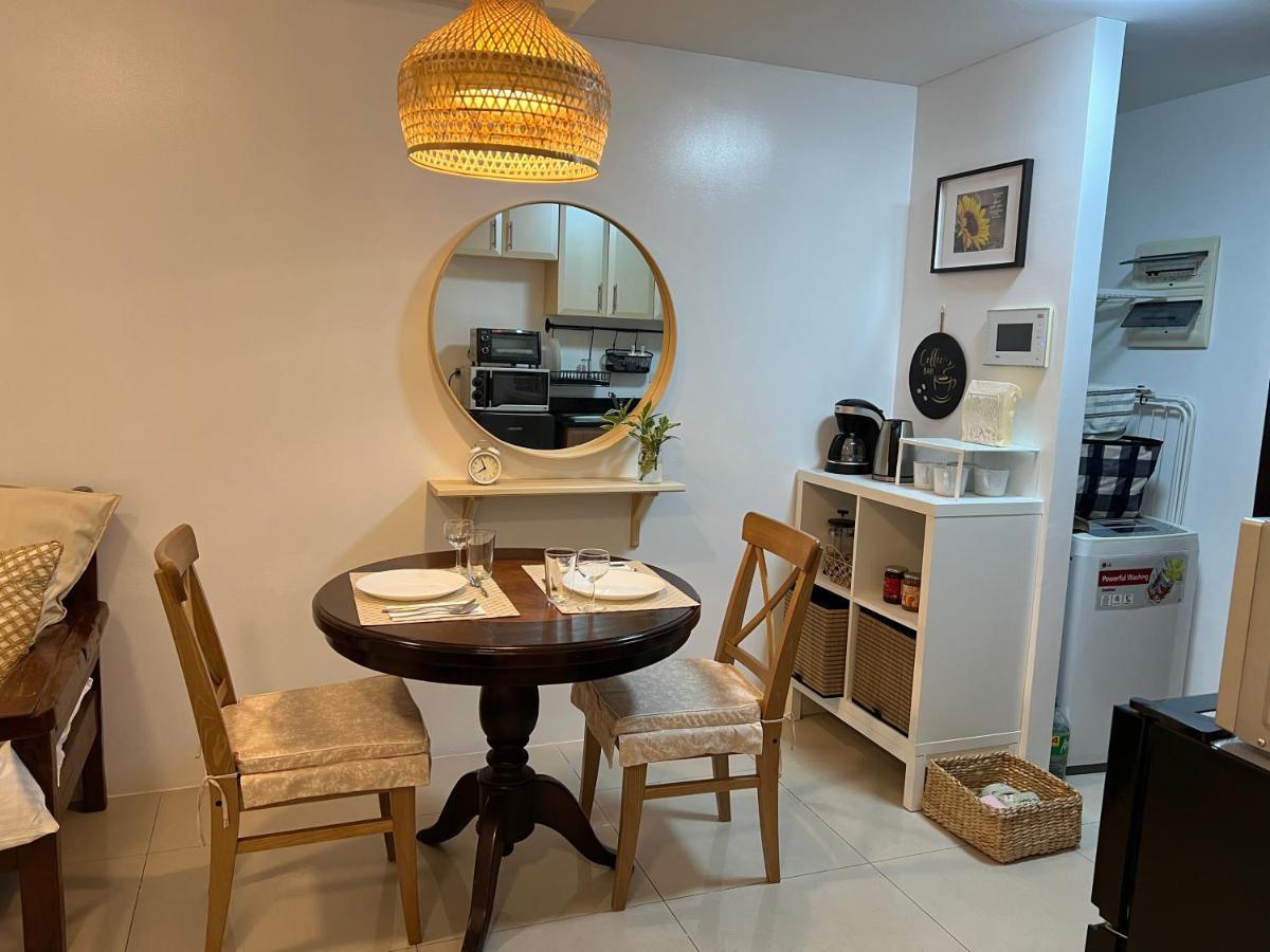 Telly's Across Naia3 Apartment Manila
