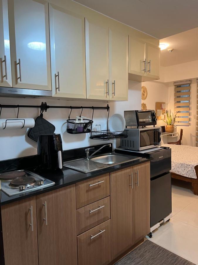 Telly's Across Naia3 Apartment