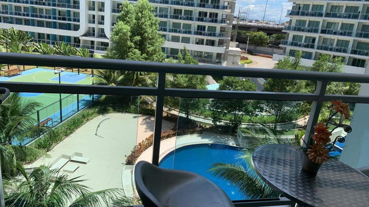 Azure Urban A3 Near Airport Mall With Balcony Wavepool