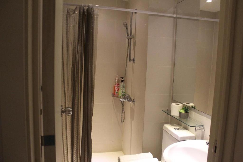 Apartment Azure Urban A3 Near Airport Mall With Balcony Wavepool *