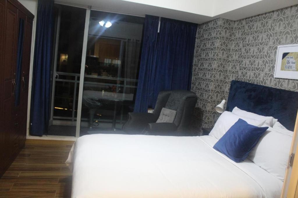 Azure Urban A3 Near Airport Mall With Balcony Wavepool * Manila